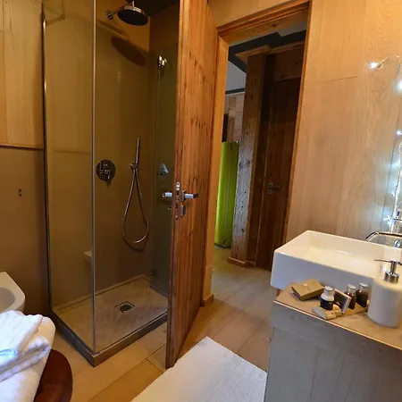 Des Artistes Guest house